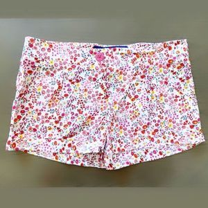 🌸   White Floral Print Shorts   🌸